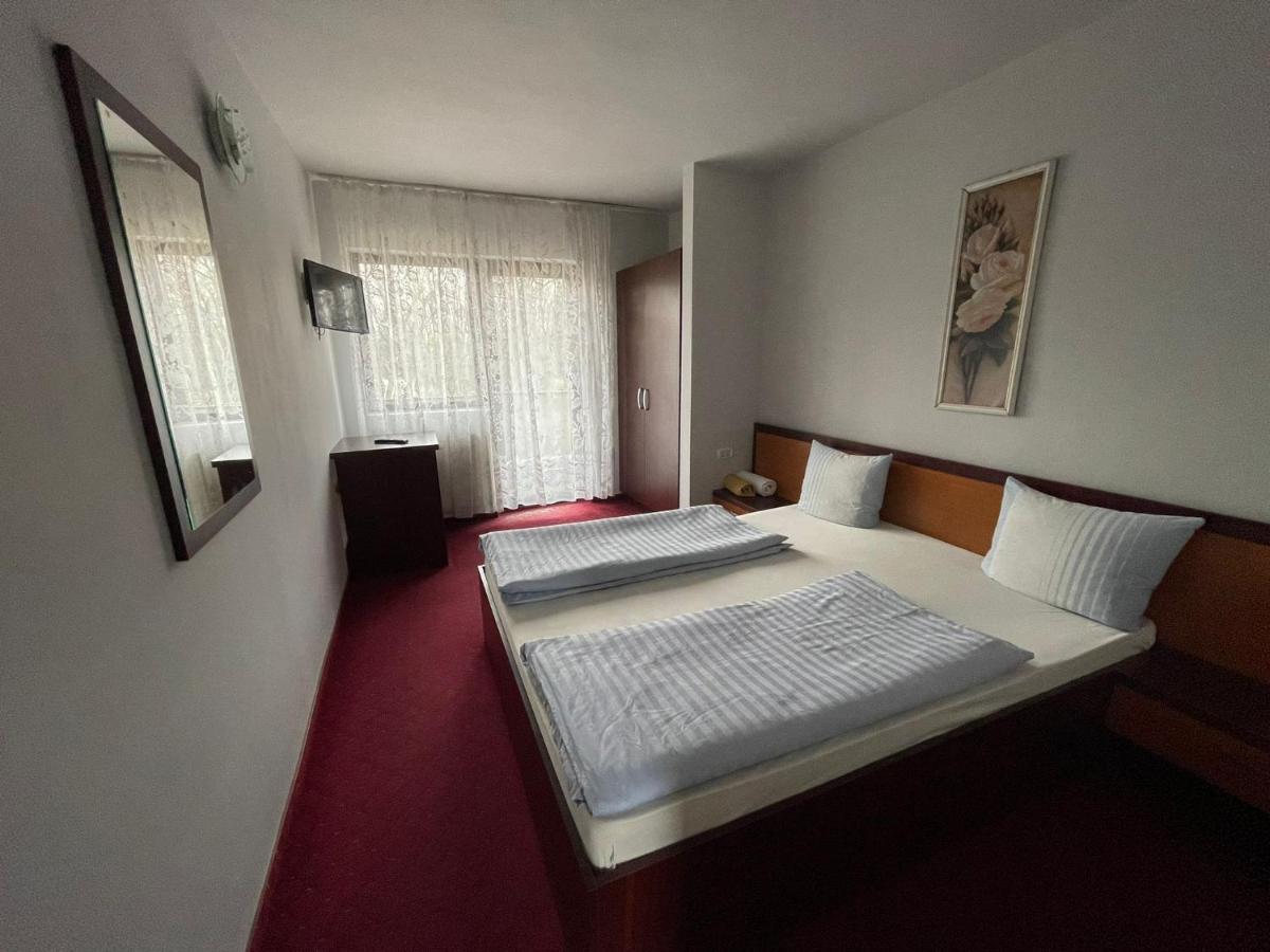 Hotel Le Baron Temeşvar Dış mekan fotoğraf