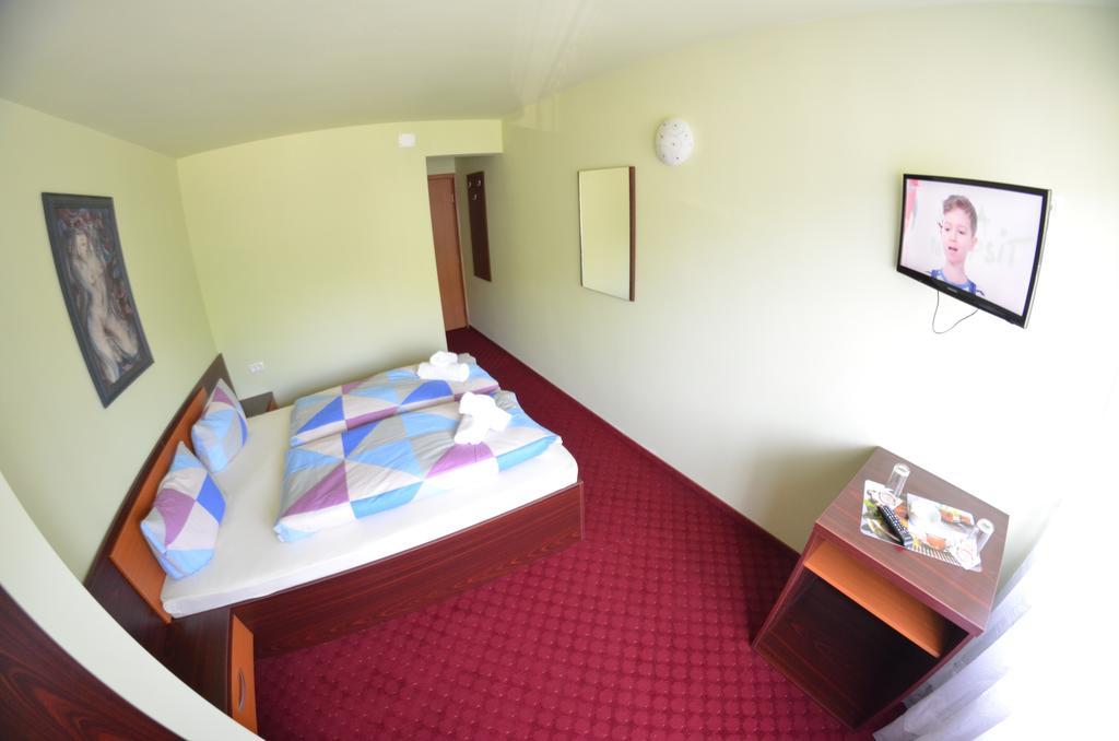 Hotel Le Baron Temeşvar Oda fotoğraf