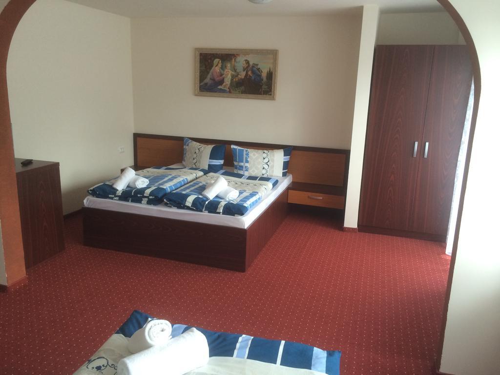 Hotel Le Baron Temeşvar Dış mekan fotoğraf